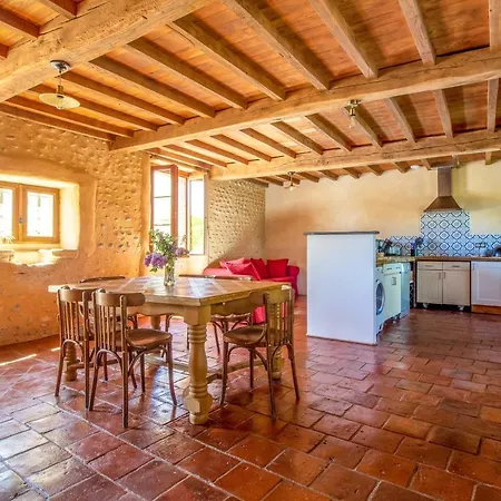 Holiday home Ecogite Rural La Cle Des Champs Peyrelongue-Abos