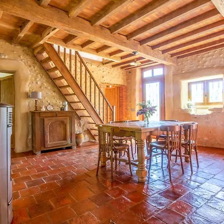 Holiday home Ecogite Rural La Cle Des Champs