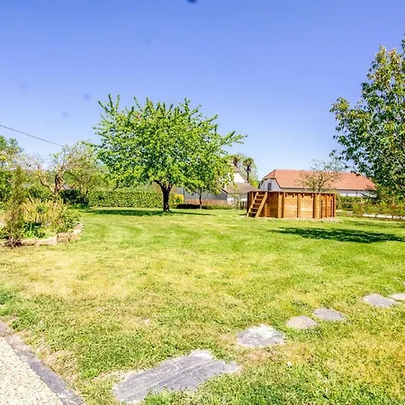 Ecogite Rural La Cle Des Champs Holiday home Peyrelongue-Abos