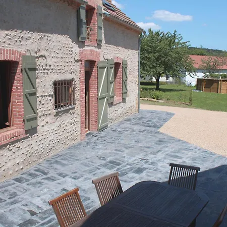 Holiday home Ecogite Rural La Cle Des Champs Peyrelongue-Abos